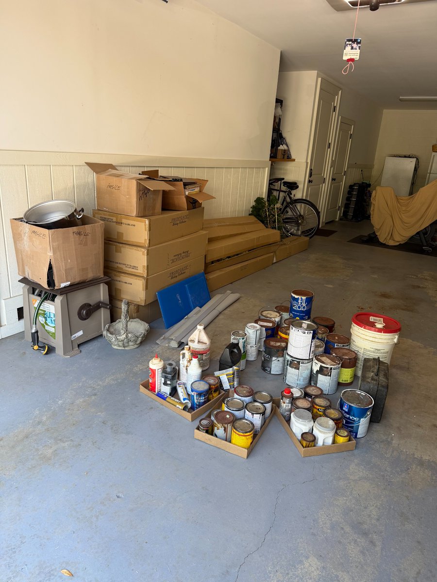 BDJunkremoval's tweet photo. 🎨 Fewer paint cans, more garage
🐾 Black Dog Junk Removal
👉 Ready for your transformation? Contact us today!
☎️ 843-920-JUNK (5865)
⚡ Fast and Friendly Service
📍 Charleston, SC
#BlackDogJunkRemoval #Charleston #Declutter #HaulingServices #GarageCleanout #JunkRemoval https://t.co/CsJgznOh9r