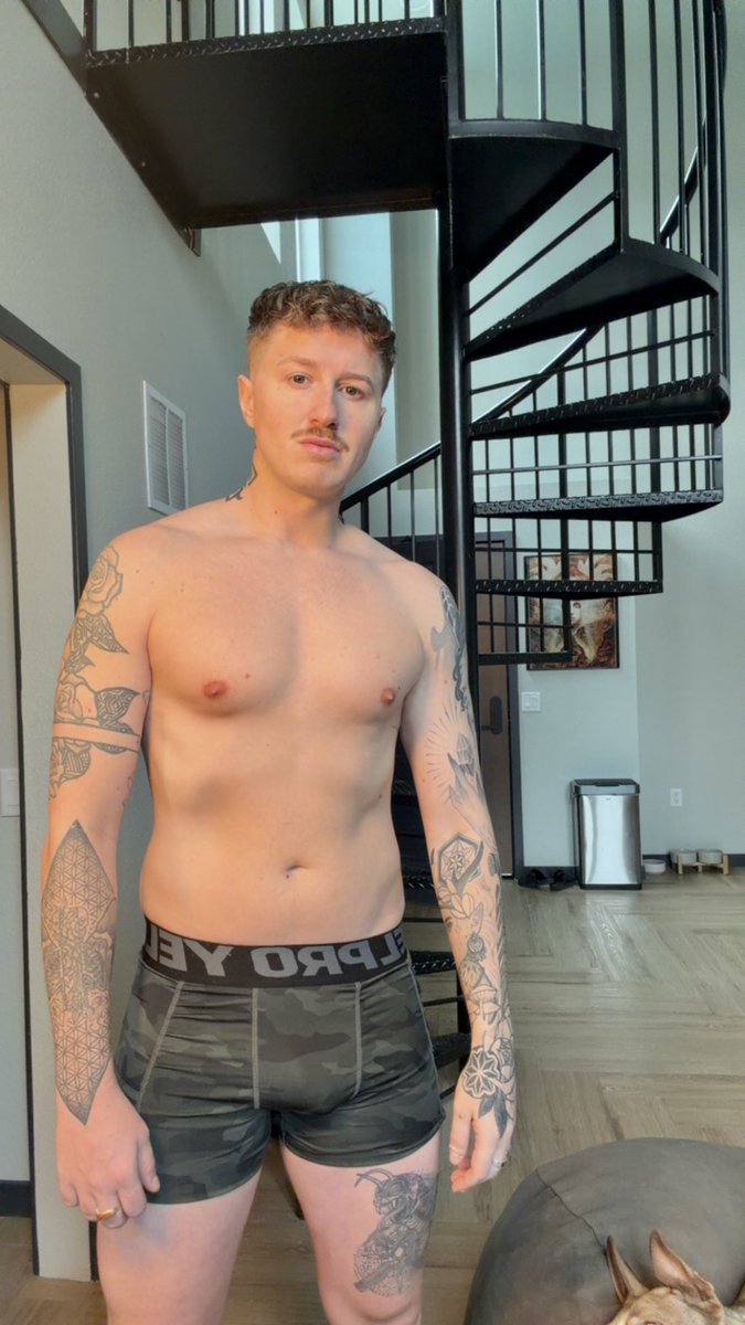 BackupGunz's tweet photo. Some major body progress 💪💪 https://t.co/vzVFpCTjIo