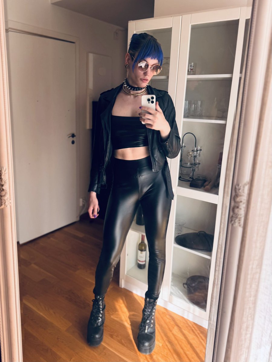 Ava Riley tweet media