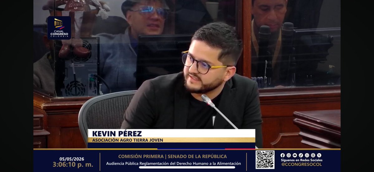 PrimeraSenado's tweet photo. “Cundinamarca enfrenta grandes dificultades y una juventud rural sin oportunidades. El problema no es solo la producción: también están las vías terciarias, los centros de acopio y la intermediación. Eso es clave para fortalecer la soberanía en nuestro territorio”.Dr.Kevin Pérez https://t.co/dEUPzs9pML