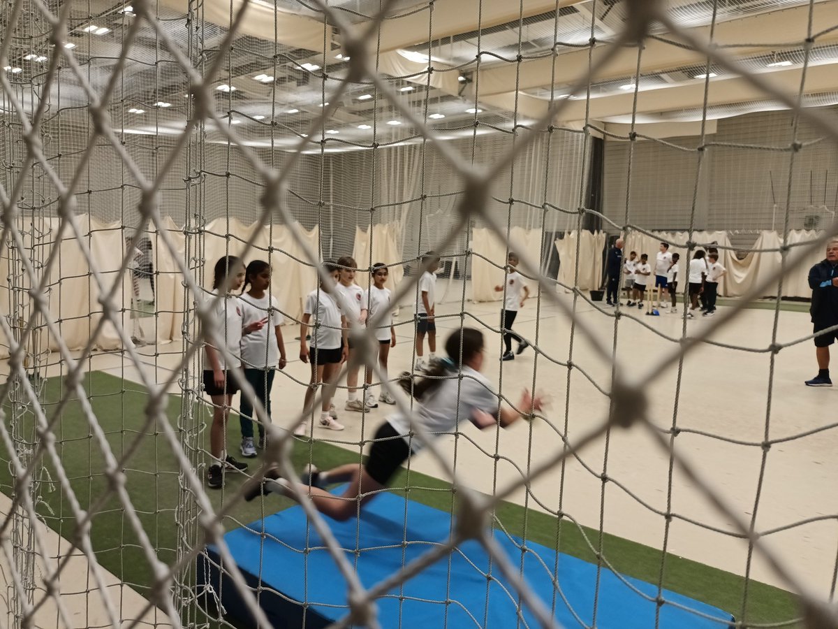 prep_mk_trips's tweet photo. An evening training with the Lancashire CCC coaches. Lots of hard work on different fielding skills to round off a full day 😴 https://t.co/9NPOeFygl3