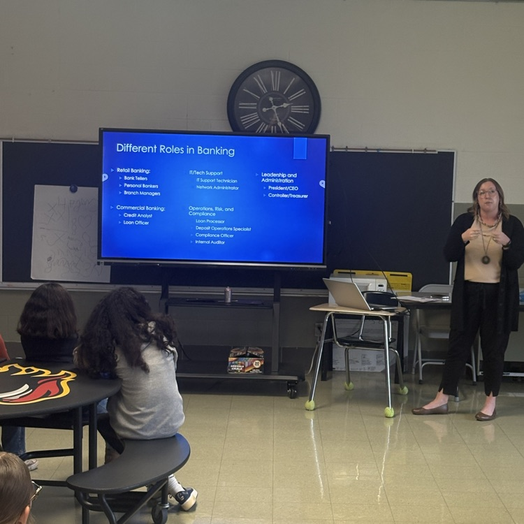 LovingtonGS's tweet photo. Banker, Aeriana Donaldson, came in during RTI and taught the students about the benefits of a future in banking. She also educated students on the options of trade schools, college , and running your own business. https://t.co/ufg6Q2gZPR