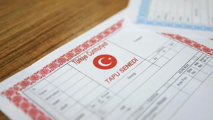 Türkiye'de yaşam maliyeti ve ev piyasası:

1. İstanbul - Beşiktaş (Yalı): En yüksek metrekare fiyatı
2. Muğla - Bodrum (Villa): En yüksek yazlık kiralama bedeli
3. Ankara - Çankaya (Rezidans): En yüksek aidat ödemeleri
4. Niğde - Merkez (Müstakil): En uygun arsa/ev fiyatı dengesi