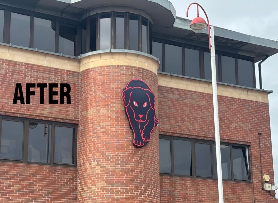 frlydensmith's tweet photo. A thoughtful move from #Sunderland AFC 👏

Temporarily turning the iconic Black Cats crest into a “black dog” for Mental Health Awareness Week is a powerful nod to how many experience depression—echoing Winston Churchill’s famous phrase.

A simple change, but an important message: you’re not alone. 🖤
#MentalHealthMonth
