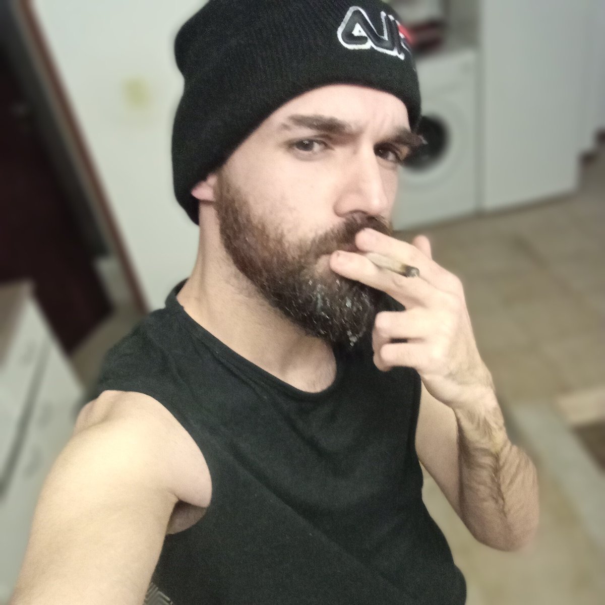 seamanwar's tweet photo. #NewProfilePic https://t.co/2KxtdEUv1h
