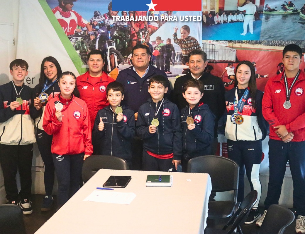 MindepBiobio's tweet photo. Representantes Team Dodero🥋 realizaron visita a seremi Gerardo Segovia y DR (s) IND, Francisco Avendaño, para dar a conocer logros y proyectos del club para los próximos meses. En el equipo destacan Sofía Alonso y Benjamín Dodero, ambos pertenecientes al programa Promesas Chile. https://t.co/J3ON23H19n