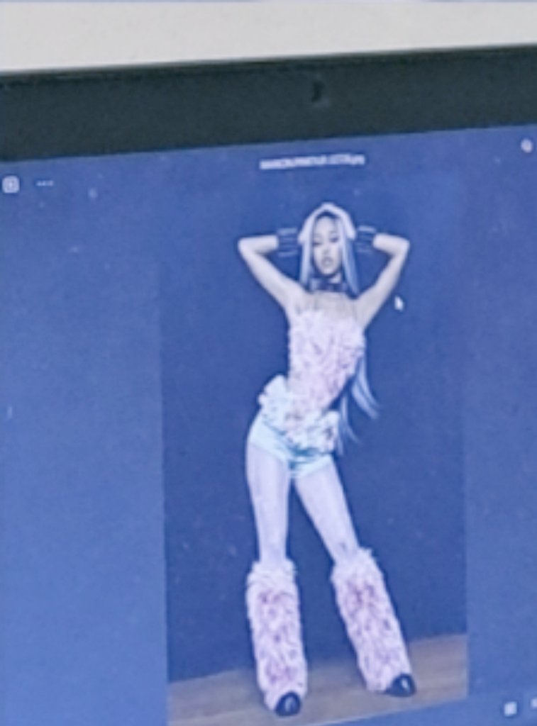 𝐍𝐢𝐫𝐚𝐣 🦄 is mourning.. tweet media