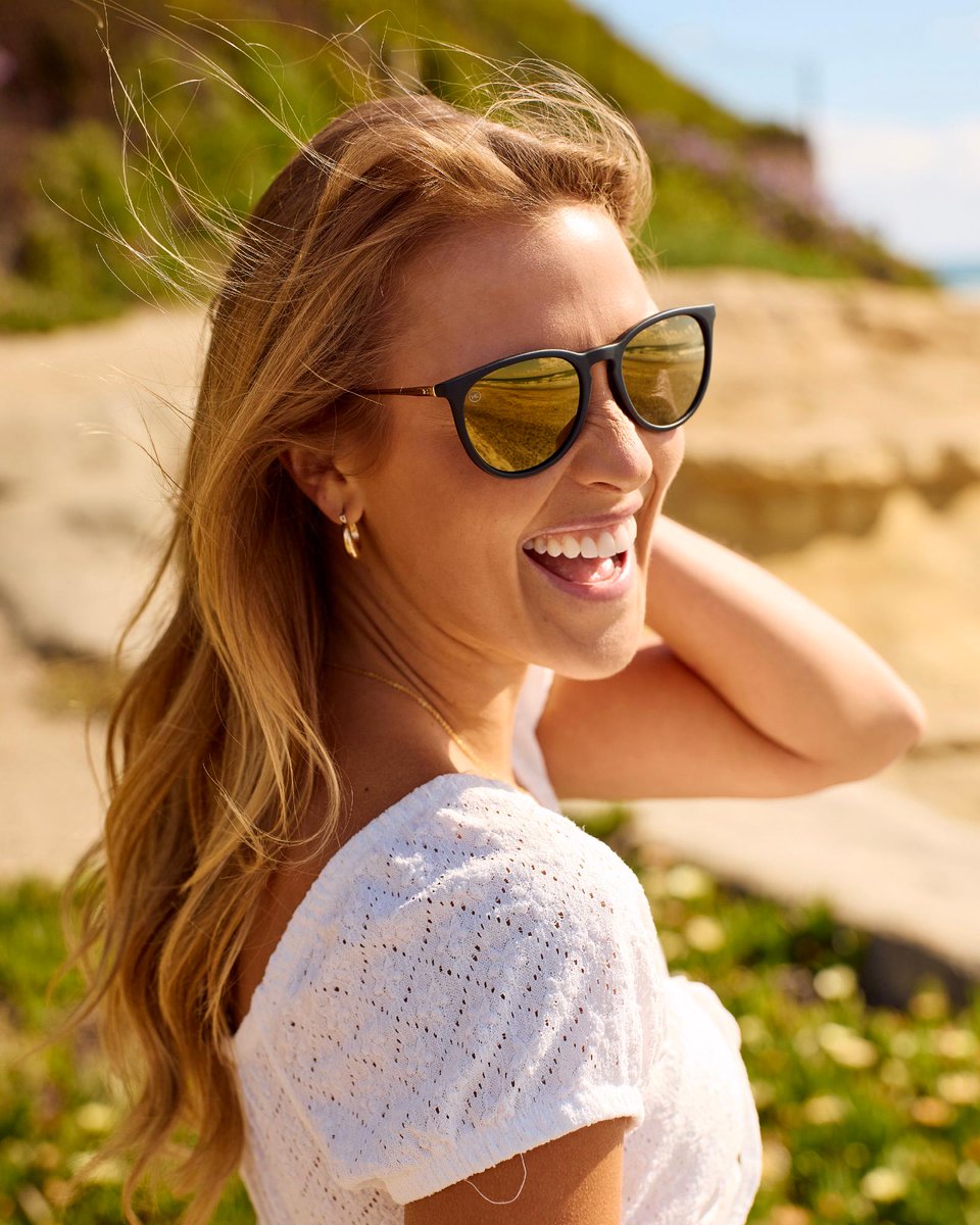 Knockaround tweet media