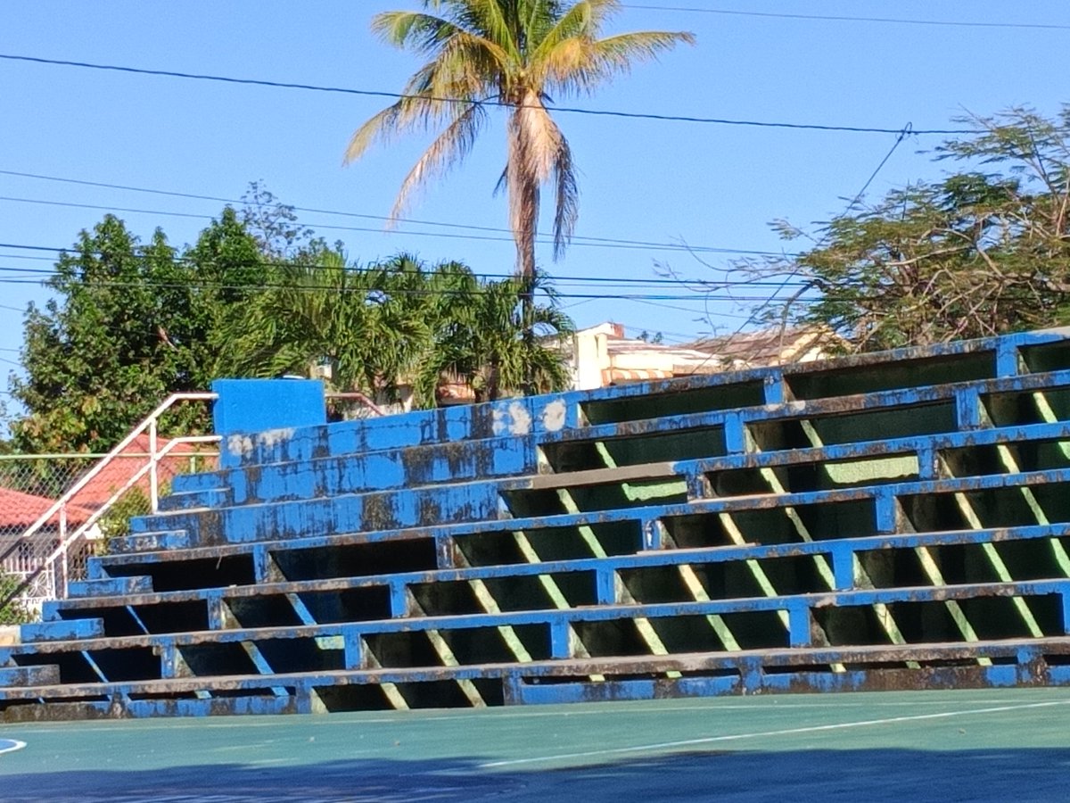 JesusPrimitivo2's tweet photo. señores .Hoy los trabajo 3 terceras Reconstrucción complejo De cancha Jorge Alberty de Bonao .gracias Cerimas .Lic.luis castillo y DR Eberto Núñez .Alcalde de Bonao .inG Kelvin cruz Cáceres  Ministro DE Deportes y Recreación y Director Regional .Jesús Ramírez . https://t.co/cmyTy5F6Gu