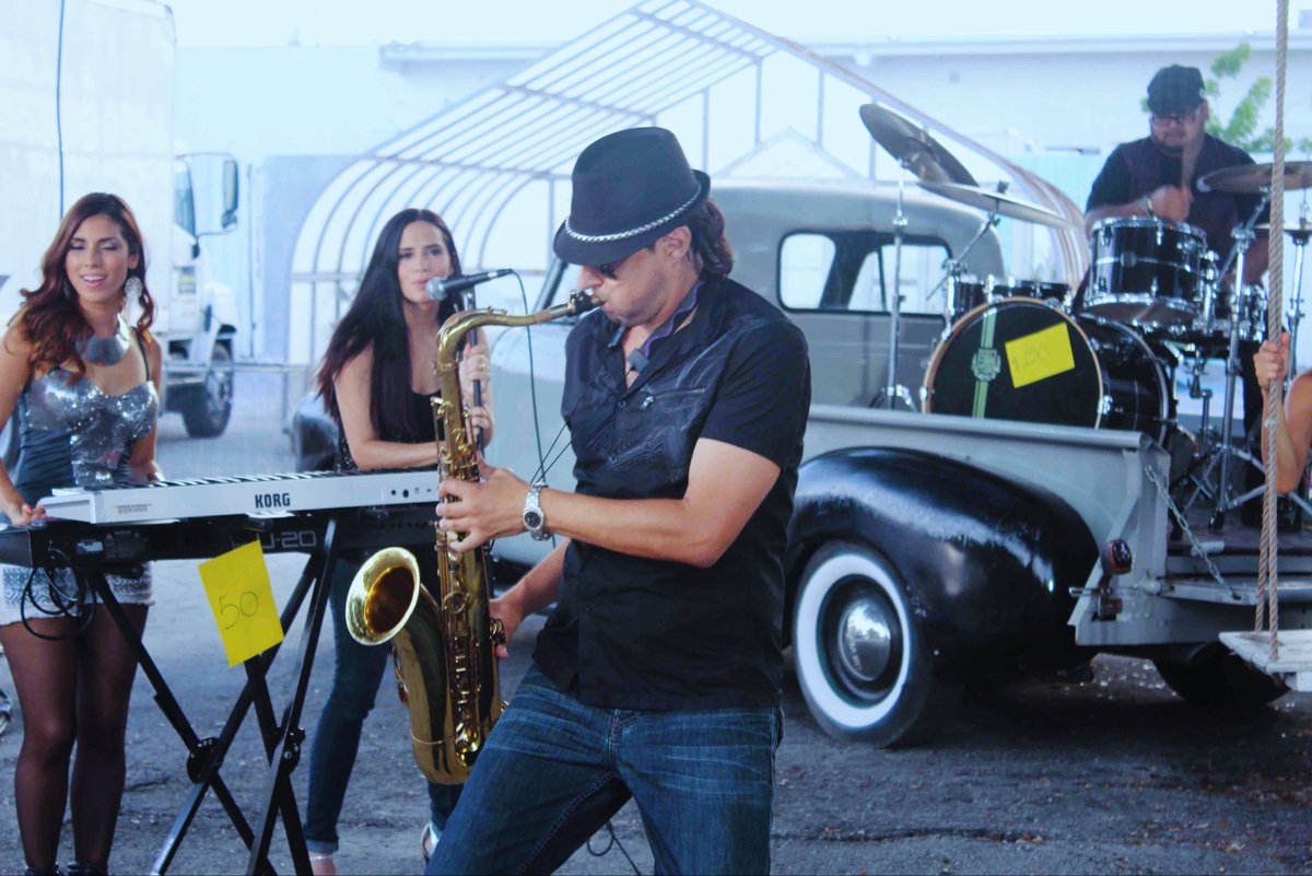 jorgemalinowski's tweet photo. Video in full motion. @jorgemalinowski @jordysax #music #saxophone #SmoothJazz #miami https://t.co/LGRd9mgeg6