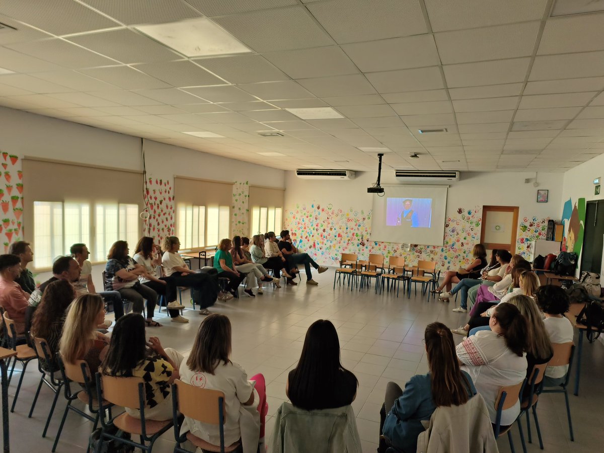 CeipsanM's tweet photo. 💛 ¡GRACIAS COMUNIDAD! 💛
❗CONVIVENCIA Y TERTULIA DE  🔟❗

El Equipo directivo da las gracias 🙏🏻por una tarde de diálogo y unión. 

Tertulia y convivencia fortaleciendo esos lazos 🎗️que hacen tan especial nuestro cole.

#ComunidaddeaprendizajeSevilla
#tertuliadialógica https://t.co/08wwjwA974
