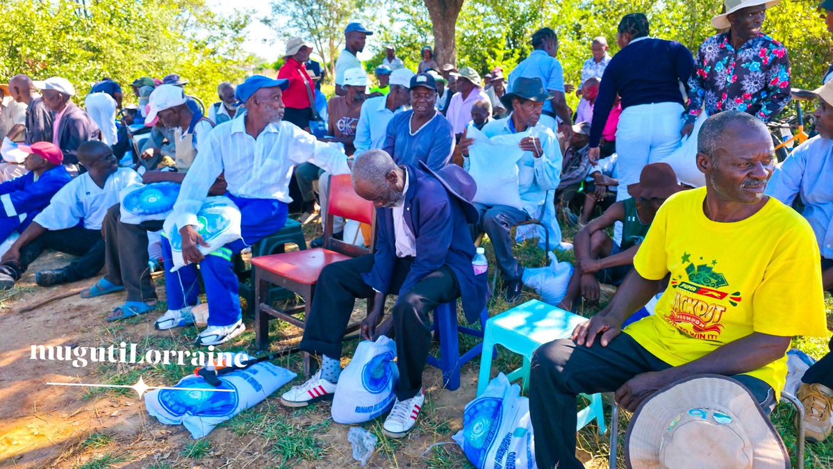 Hon Minister Ezra Chadzamira, Member of Parliament for Masvingo West,  distributed rice to vulnerable residents in Ward 9 of Masvingo West Constituency. The programme was carried out on his behalf by ZANU PF Vice Chairperson Cde T. Mugabe and Councillor Ndhleve.
The beneficiaries
