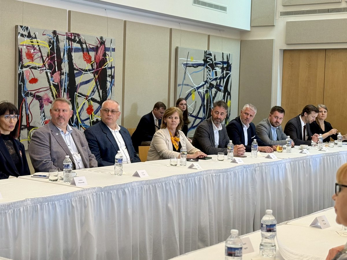 SlovakEmbassyUS's tweet photo. Slovak Embassy in Washington, DC hosted a roundtable with mayors &amp; municipal leaders from regions surrounding Slovak nuclear power plants, together with energy experts from 🇸🇰 and 🇺🇸, focusing on the role of local communities in shaping the #energy future. https://t.co/rCgoPe64bG