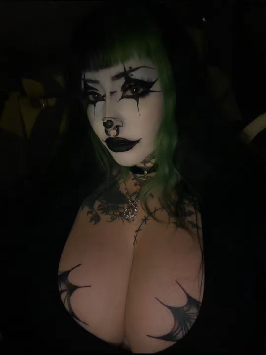 Bella 🥀 tweet media