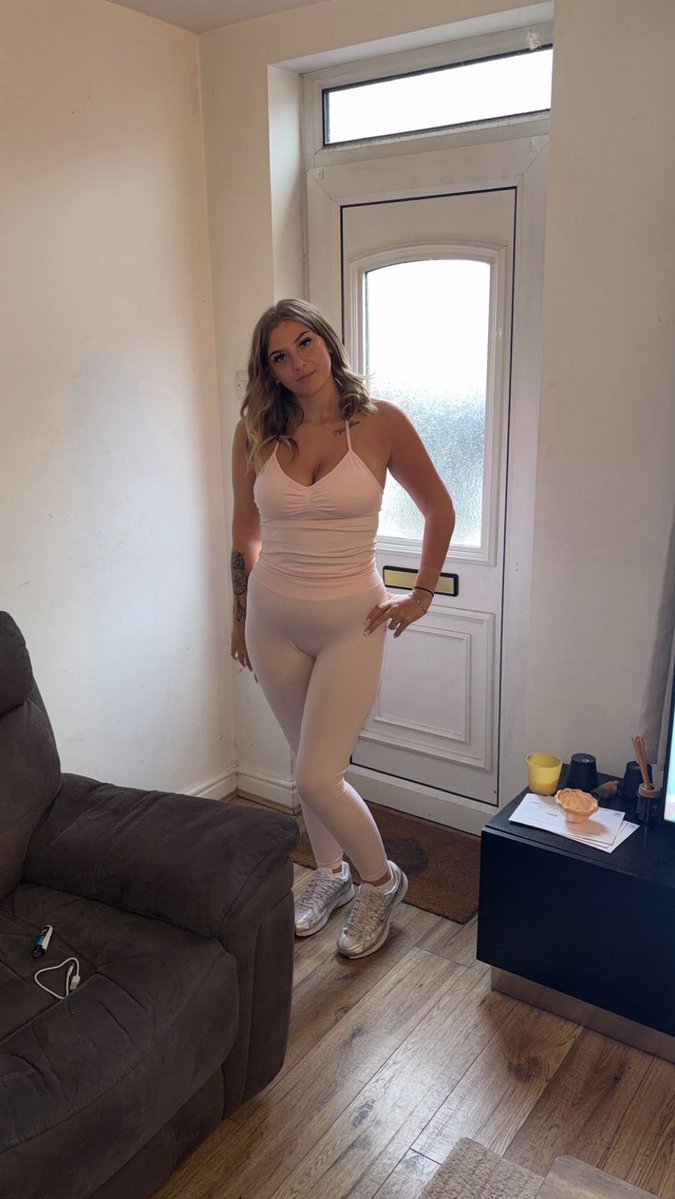 cecemae_x tweet media
