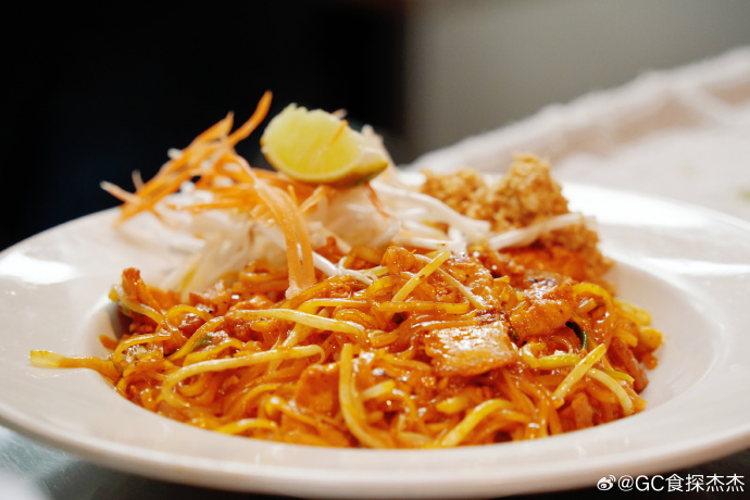reglady10's tweet photo. Savor the bold flavors of Thai street food! Try our crispy Pad Thai with roasted peanuts, fresh lime, and tangy tamarind sauce. A bite takes you straight to Bangkok’s night markets.  #ThaiCuisine #StreetFoodJoy https://t.co/bTgj5qJHMl