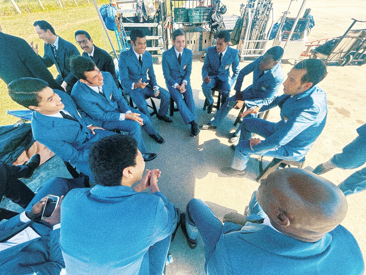 Conclusões de Brasil 70: 
PARTE I 

- o camarim virou vestiário. papo reto. que imersão viver esses meses de preparação ( jogando bola e aprendendo a jogar como em 1970) e gravando. 

parabéns pra toda equipe envolvida. um trabalho muito lindo. 

É TRIIIIIII, PORRRRRAAAA!!!
