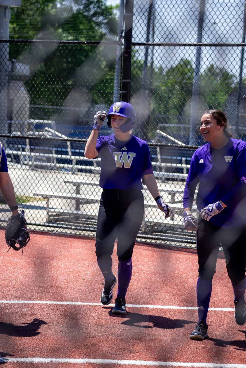 UWSoftball's tweet photo. Frame it. https://t.co/yrX1b5aVRz
