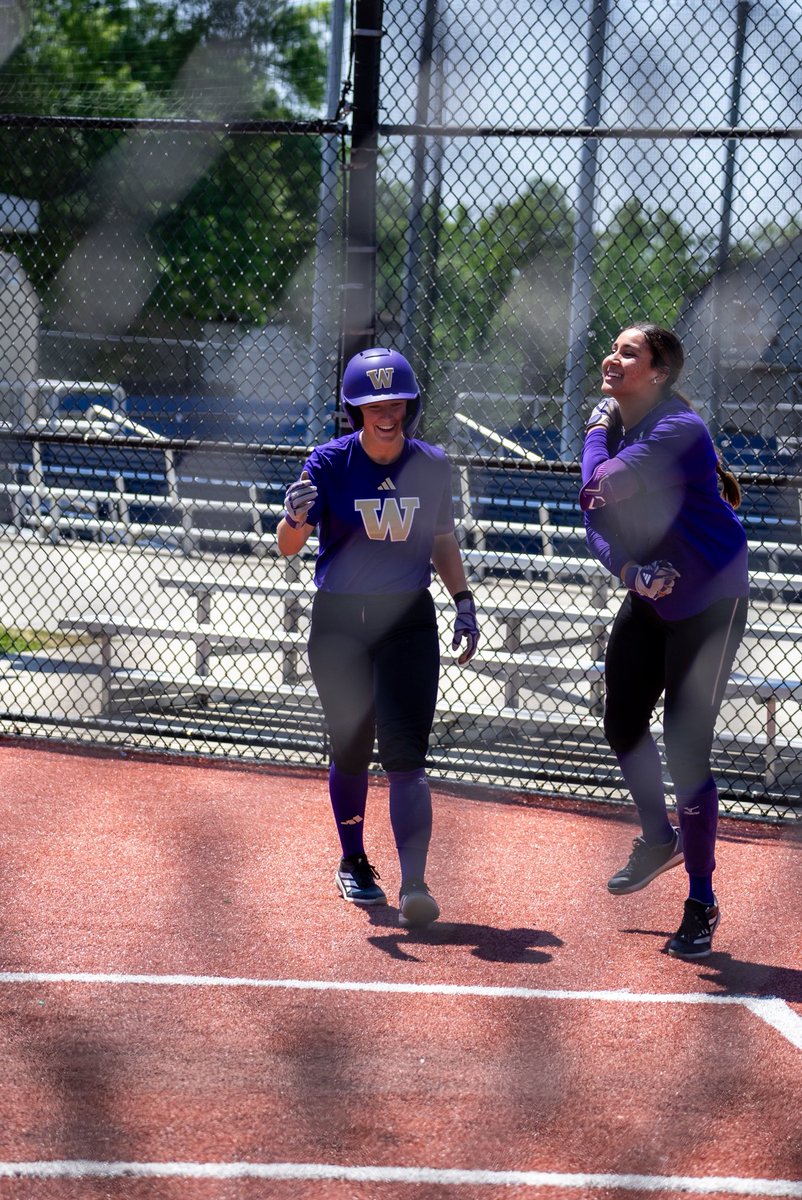 UWSoftball's tweet photo. Frame it. https://t.co/yrX1b5aVRz