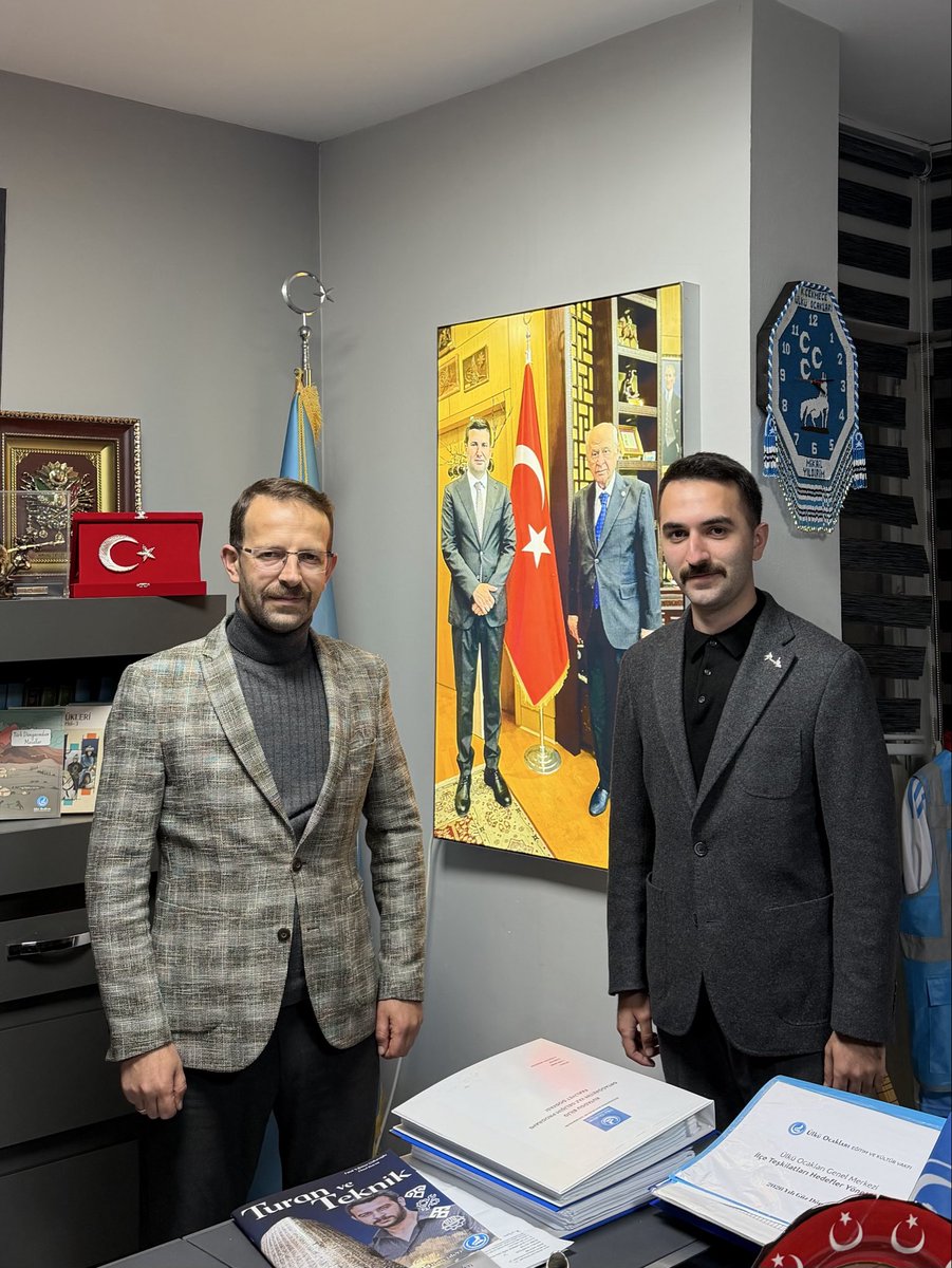 İstanbul Teknik Üniversitesi Ülkücüleri olarak, İstanbul’umuzun güzide ocaklarından Küçükçekmece Ülkü Ocakları’nı ziyaret ettik. 

Nazik misafirperverlikleri ve hoş sohbetleri için Ocak Başkanımız Mikail Yıldırım’a ve kıymetli yönetimine teşekkür ederiz.