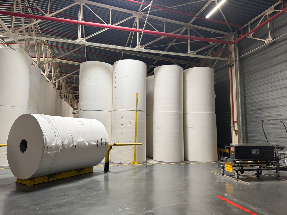 Prefet68's tweet photo. #Industrie
Essity : un acteur industriel du territoire en pleine transition
🏭 Implantée à #Kunheim, #Essity fabrique chaque année près de 57 000 tonnes de produits d'hygiène et de santé en papier.  
Le 30/04, Augustin Cellard, SG de la préfecture du  #HautRhin, s'est rendu sur place pour échanger autour des perspectives de développement de l'entreprise et des investissements engagés en faveur de la #TransitionEcologique. ♻️