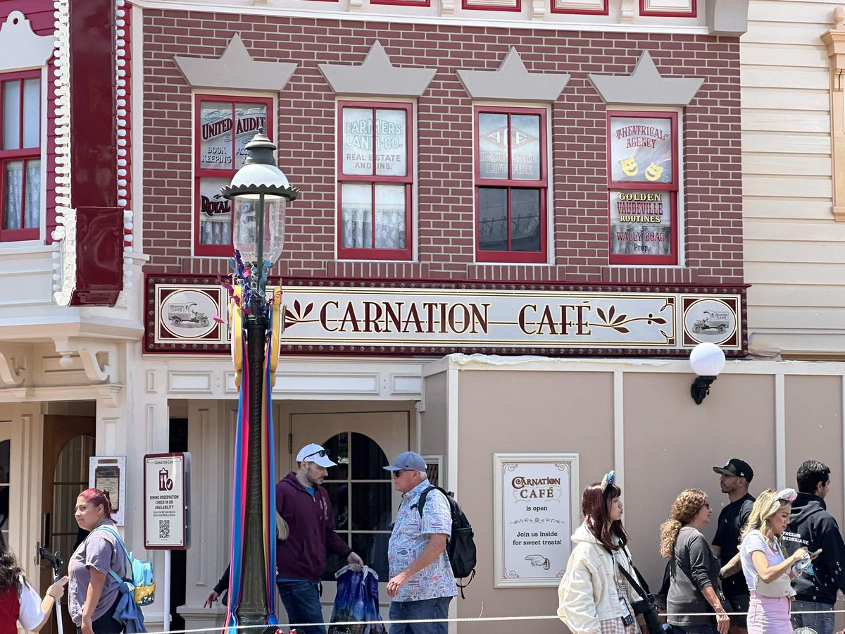 ThemeParkIQ's tweet photo. Well, this was short lived.  The Carnation Cafe sign is back covering the original Carnation Company sign.

Shoutout to Gann for the photo! https://t.co/7Oq2le0N5L