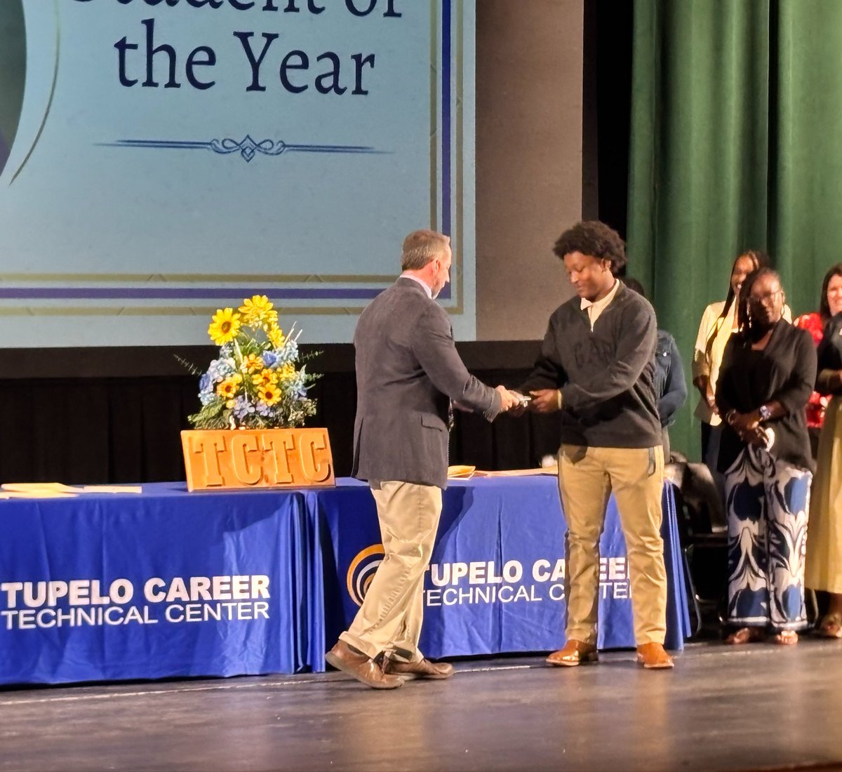 CareerTech_TPSD's tweet photo. And CTE Student of the Year is🥁🥁🥁🥁🥁🥁🥁 Construction student, DYLAN BROWN!🎉🎉Congratulations Dylan! We’re SOOO proud of you!🏆👏👏👏 #CTE #tpsd #studentoftheyear #Construction #StudentRecognition https://t.co/XoEieNxj5v