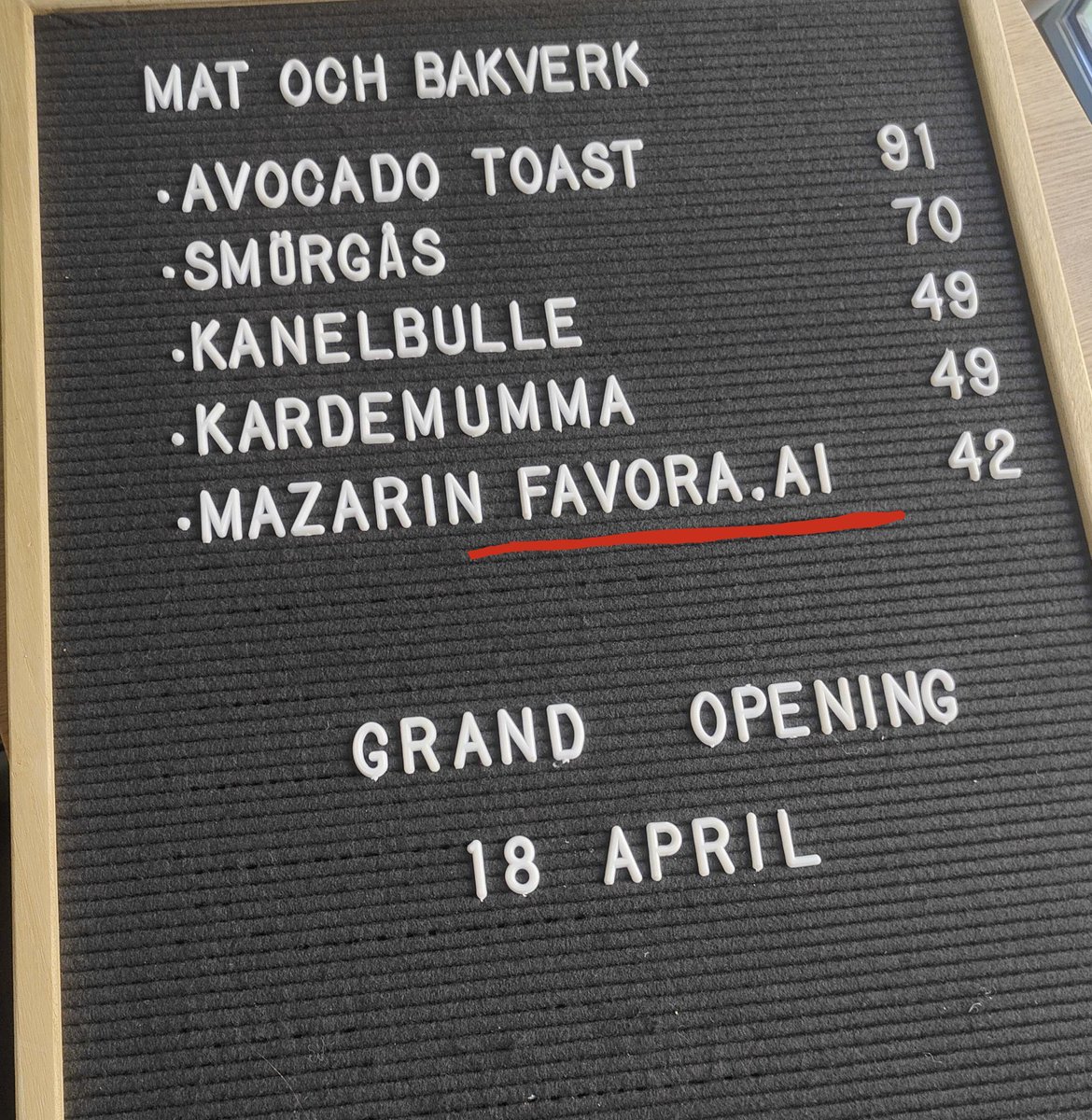 AntonHong_'s tweet photo. Startups in SF buy billboards.

@Favora_App is taking over cafés in Stockholm instead.

Try our pastry at Andon Café, Norrbackagatan 48. https://t.co/GCxpeB4rUJ