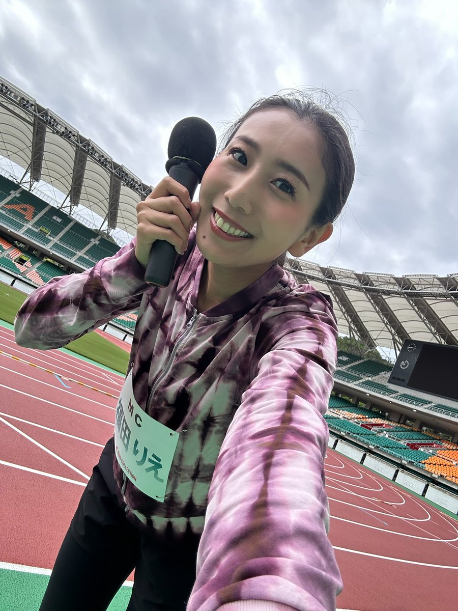 rieveryday's tweet photo. おはよう🌞
今日はエコパスタジアムで開催の
「第3回 SHIZUOKA RUNNERS TRIAL」 へ☺️🎤
皆さまが楽しいGW最終日となりますように🫰🏻🫧
応援します〜🏃♀️🪇❤️🔥
#ランコレクション #runcolle https://t.co/rQjDVLVrYb