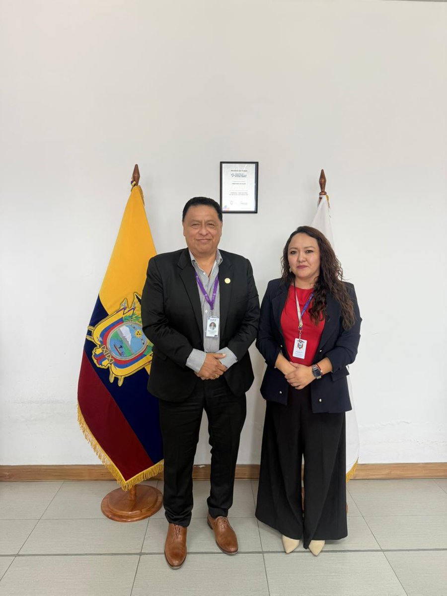 saludazuay_'s tweet photo. Sandra Arpi, Directora provincial de @saludazuay_, junto al Ministro de Salud, Dr. Jaime Bernabé Erazo, cumplió agenda de trabajo para analizar la situación de la provincia y definir acciones en abastecimiento de medicamentos, atención, servicios y transparencia. #ElNuevoEcuador https://t.co/IRzR0tAKfX