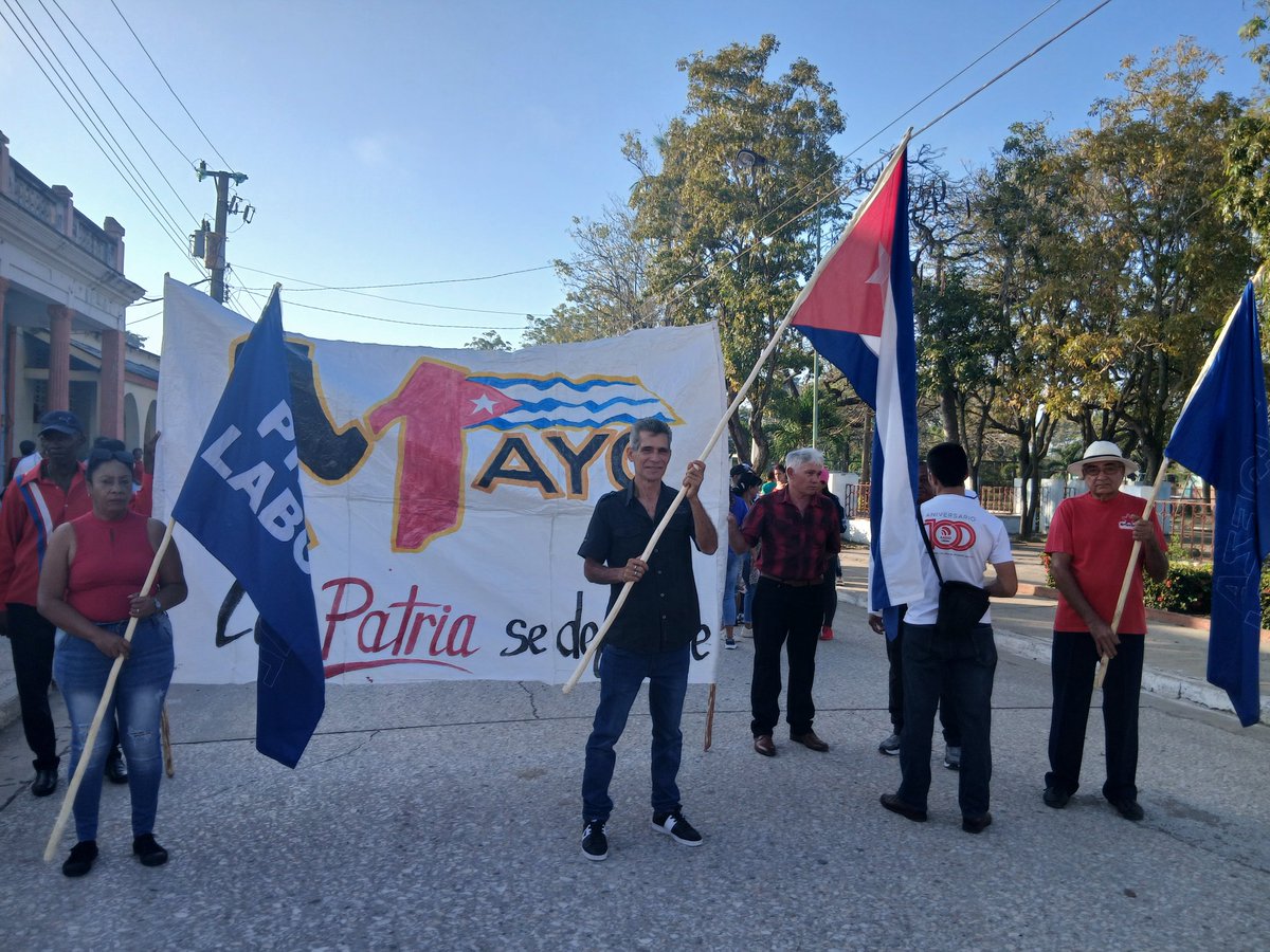 DmJobabo's tweet photo. Un engalanado desfile por el #1rodeMayo transitó por la calles de #Jobabo donde nuestro sector de Educación encabezó la primera fila y repleto de consignas gritamos juntos ¡Viva el 1ro de Mayo! ¡Viva por siempre la #RevoluciónCubana ! #CubaEstaFirme https://t.co/CLdt5t7ooT