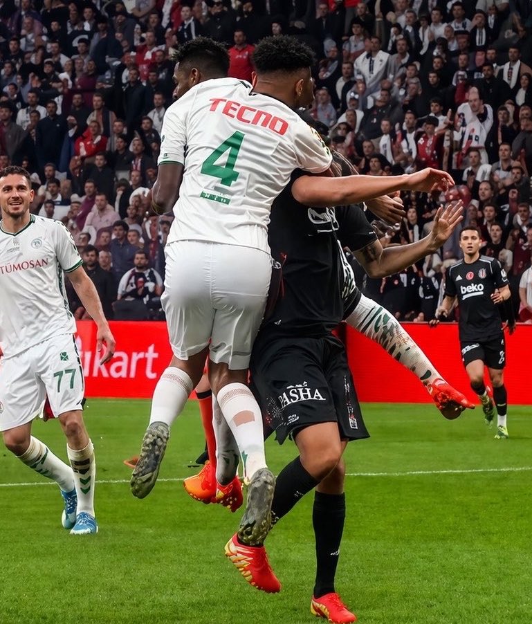 cmxgraphic's tweet photo. Yeni sezon, bu sezondan farklı olacak sanmayın yönetim. Ses çıkarmayın hiç..🤫

@Besiktas https://t.co/Con2BvLPJn