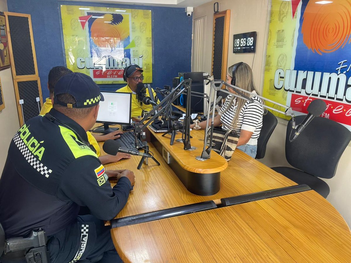 ProteccionPonal's tweet photo. En Curumaní, a través de un programa radial, llevamos a cabo campañas de prevención para proteger los derechos de nuestros niños, niñas y adolescentes. 📻👮‍♀️💚
Promovemos el cuidado, la denuncia y la corresponsabilidad para entornos seguros. https://t.co/4AX1y7mBSo