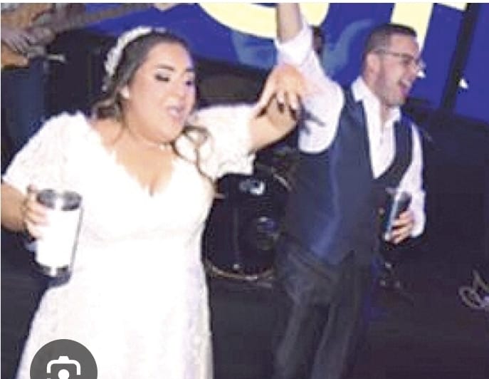 🟩La exujier del Juzgado de Paz de La Catedral, Segundo Turno, Mariam Ortiz Aquino y su esposo, el exactuario Pablo Cabrera, afrontarán juicio oral y público en el caso de la mafia de pagarés. Así dispuso el juez Humberto Otazú. Ortiz está acusada de realizar notificaciones