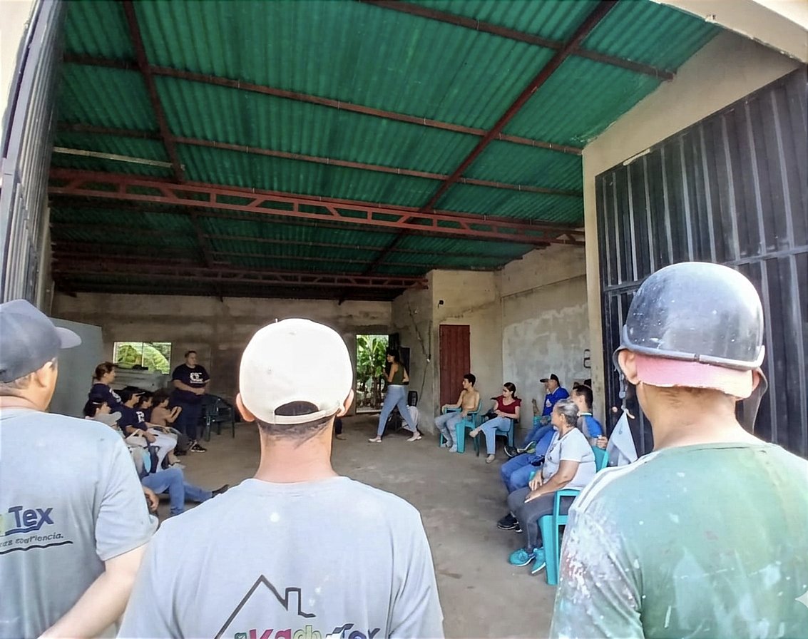 ¡El municipio Sucre se moviliza por la democracia! 🇻🇪

Nuestros dirigentes sostuvieron un valioso encuentro con vecinos del sector Las Américas, dónde se informó los 08 puntos claves de la hoja de ruta hacia la transición democrática.

#EncuentroConLaRuta
#EsNuestroDeber