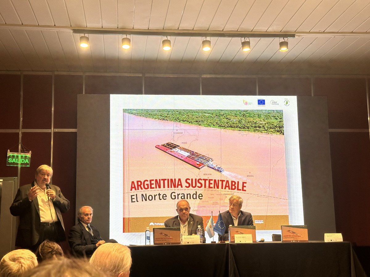 0xmdh's tweet photo. Hoy en la Feria del Libro se presentó un libro del que tuve el orgullo de ser coautor, sobre desarrollos tecnológicos para la sostenibilidad 🌱.

Gracias a @WakeUpLabs, @UEenArgentina, @proyungas @intaargentina @EstefaSanchezC impulsar esta agenda clave.

Un lujo compartir el espacio con referentes del sector público y privado.