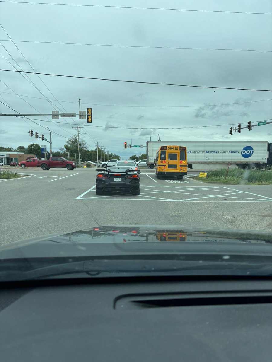 ScheerTims's tweet photo. ⁦@jimrome⁩ corvette guy in the wild and the don’t block intersection sign and markings don’t apply to him https://t.co/t87wMJtnu2