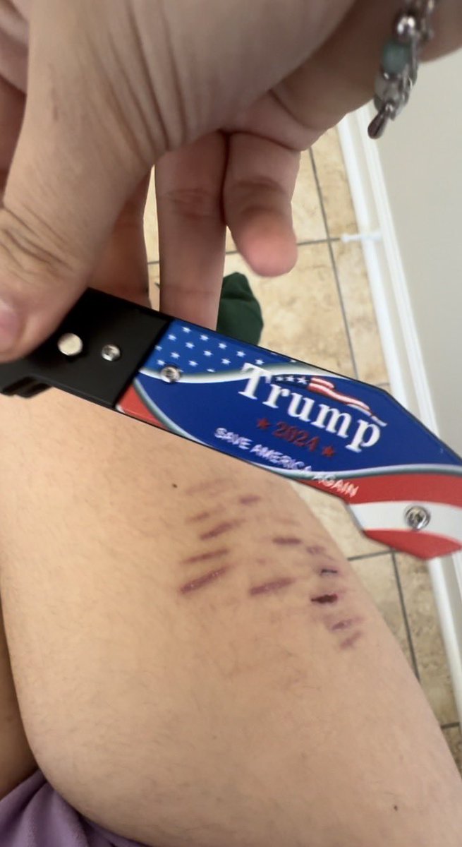 naoyascuntboy's tweet image. evil woke liberal troon CUTS himself with trump blade #MAGA