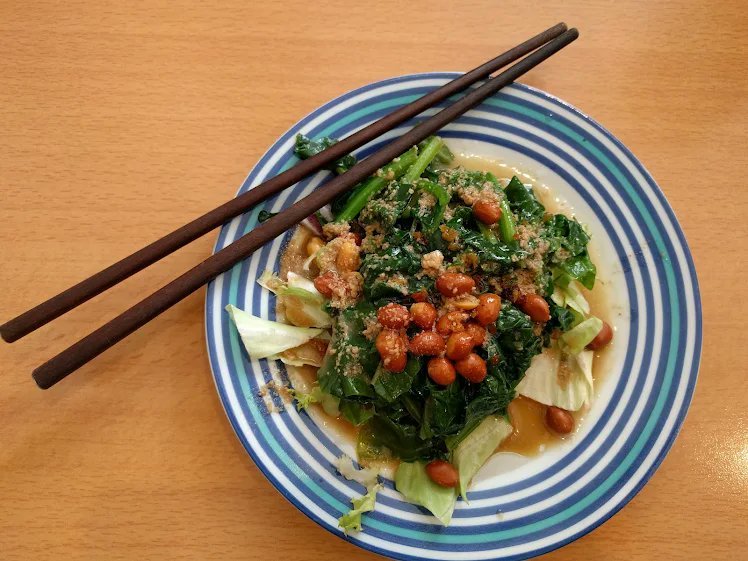 ___sucette's tweet photo. Un petit restaurant spécialisé dans les raviolis chinois parmi les meilleurs que tu puisses goûter.Tout est préparé sur place avec un vrai savoir-faire. Ce n’est pas juste un restaurant chinois c une immersion une expérience authentique qui te fait voyager🤤 https://t.co/fOnakLJFS9
