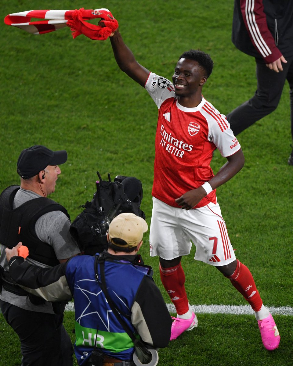 Premier League tweet media