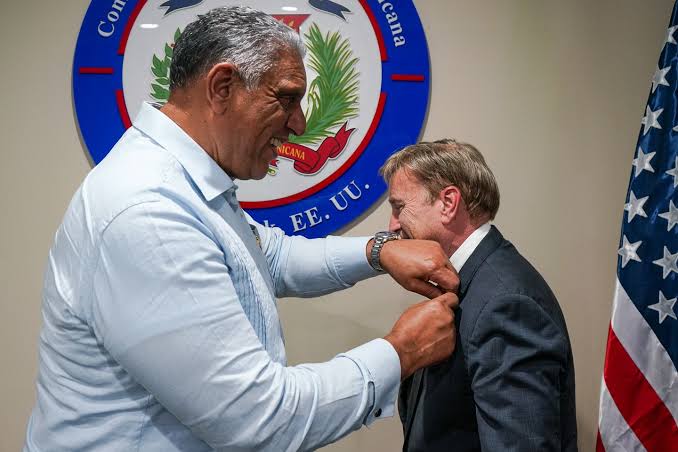 morillo48592's tweet photo. "Los dominicanos con valores vivimos momentos amargos bajo una agenda maldita, cuando todo comenzó. Algunas 'bocinas' y funcionarios no dijeron nada; simplemente lo celebraron." Pero RD siempre se levanta👏 https://t.co/Ux6cNB6f65