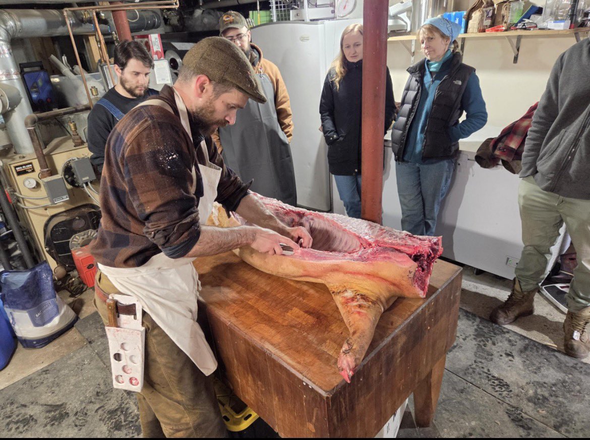 CatholicLand's tweet photo. Pig butching workshop by the @CatholicLandNH chapter. https://t.co/znUrSxUHEe