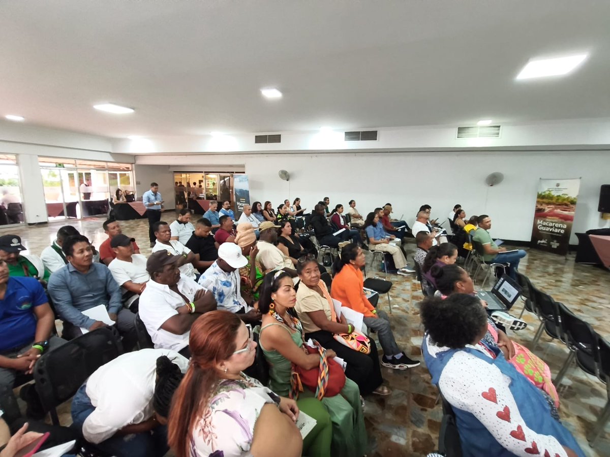 Edificadores de Paz tweet media