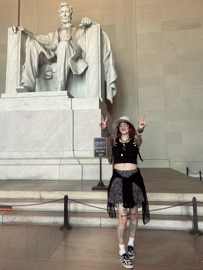 sunnilovespigs's tweet photo. Reimbursement opportunity for piggies;
I spent $350 in DC today 🥰 send it back.
You love funding my fun trips! 💋 $SunniDano https://t.co/7Aw3M3azBL