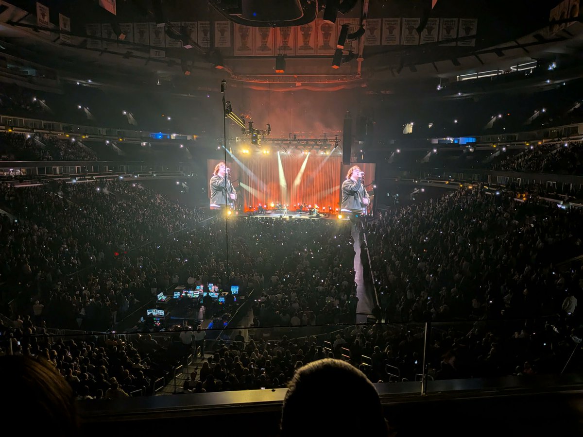 RateYourSeats's tweet photo. "These seats are located at the end of the stadium opposite the side of the stage. This gave a perfectly comfortable view to the stage."

⭐️⭐️⭐️⭐️⭐️
🎵 Lewis Capaldi
📍United Center - Section 208 https://t.co/0oyFjgfA8Z