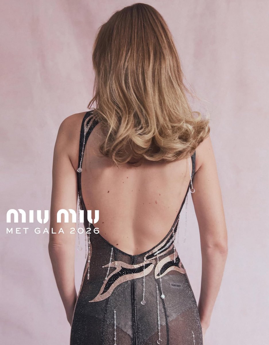 details of gigi hadid's custom @MIUMIUofficial gown for the met gala details of gigi hadid's custom @MIUMIUofficial gown for the met gala