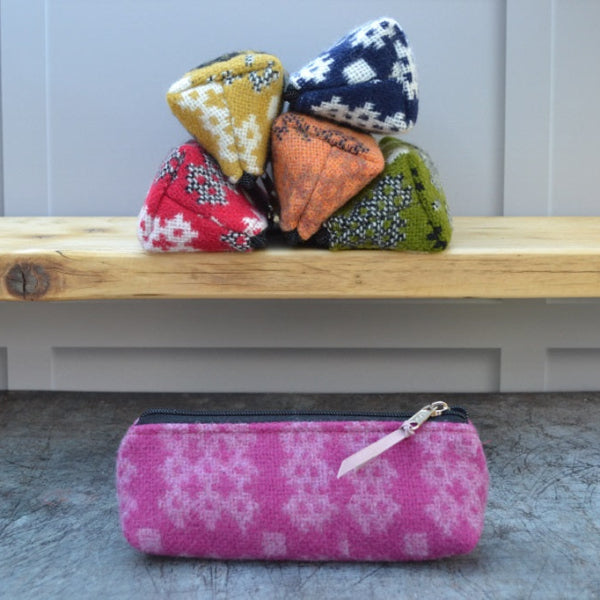 TirGlasCymru's tweet photo. Welsh Blanket in pure new UK wool
- Named Ynys Môn (the island of Anglesey)
- Fully reversible blanket
- Caernarfon Portcullis pattern
https://t.co/KLz5b4Q7m2
#MHHSBD #welshblankets https://t.co/uY9gj8OyHk