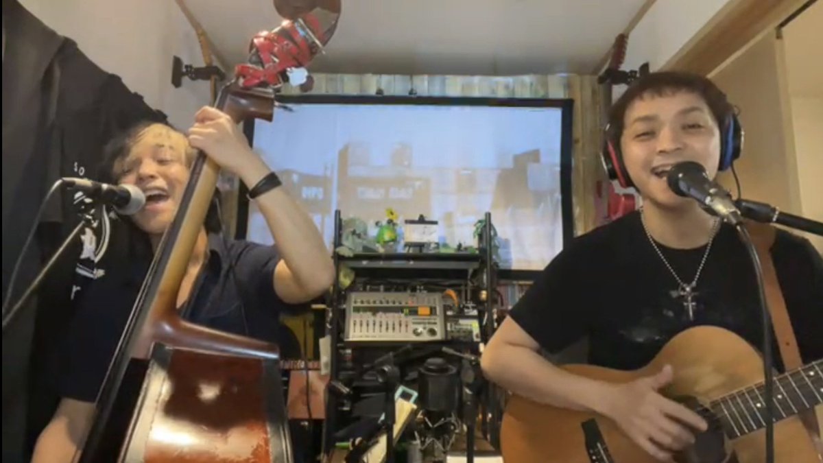 久しぶり？に聴いたあの名曲
２人のサウンドとハーモニーが
心地良い癒しをくれる🎵🐸🎸🐸

#soultyfrog が歌う「#浪漫飛行」
#142 soultyfrog 倉庫配信neo
ツイキャス配信の25分25秒から  ↓