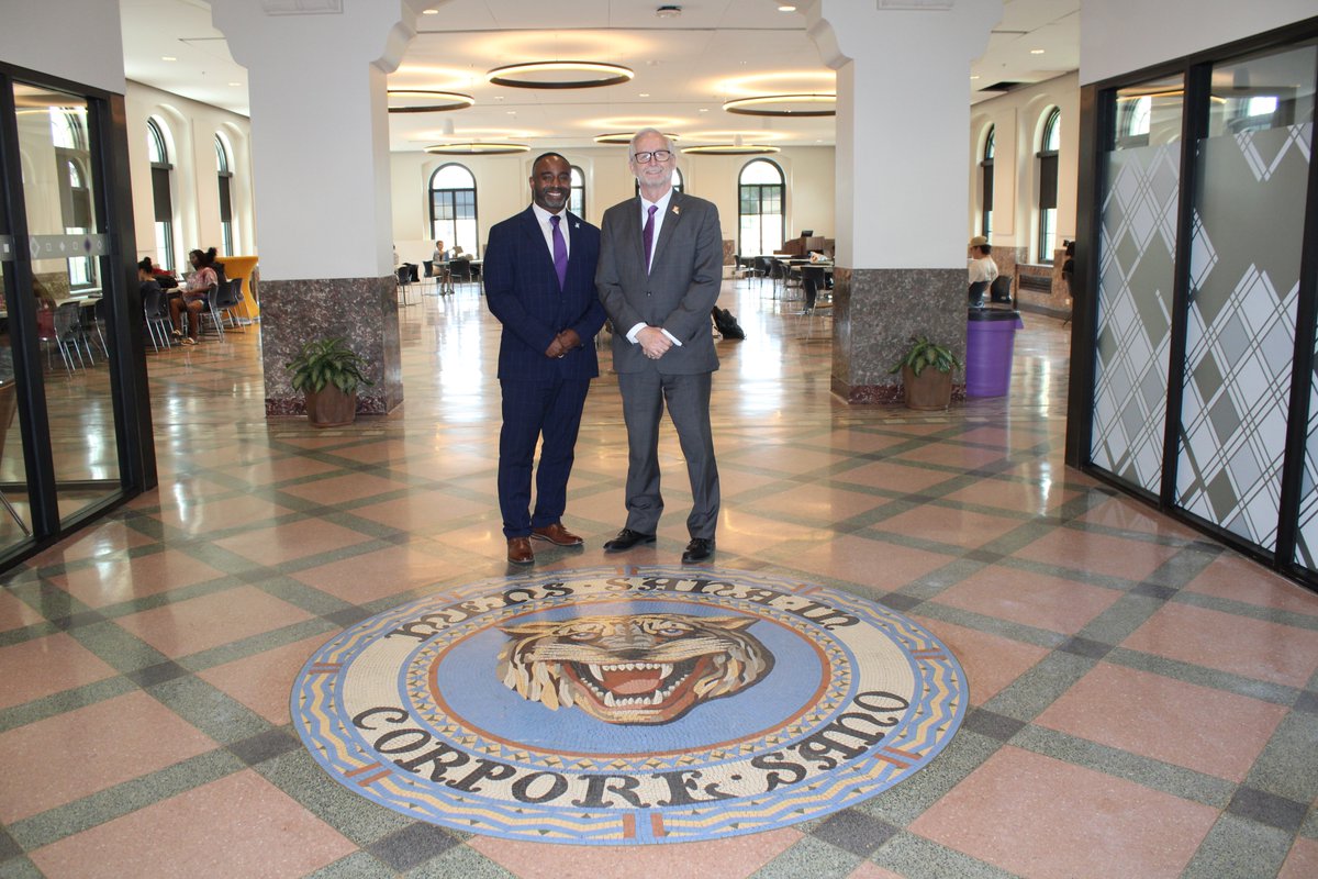 LSUCHSE's tweet photo. We welcomed Chancellor James Dalton to the Huey P. Long Field House for an afternoon of connection and conversation! CHSE faculty showcased our impact through our hands-on learning and research spaces.

We are proud to shape the future of education, health and human sciences💜💛 https://t.co/zLEJzv173d