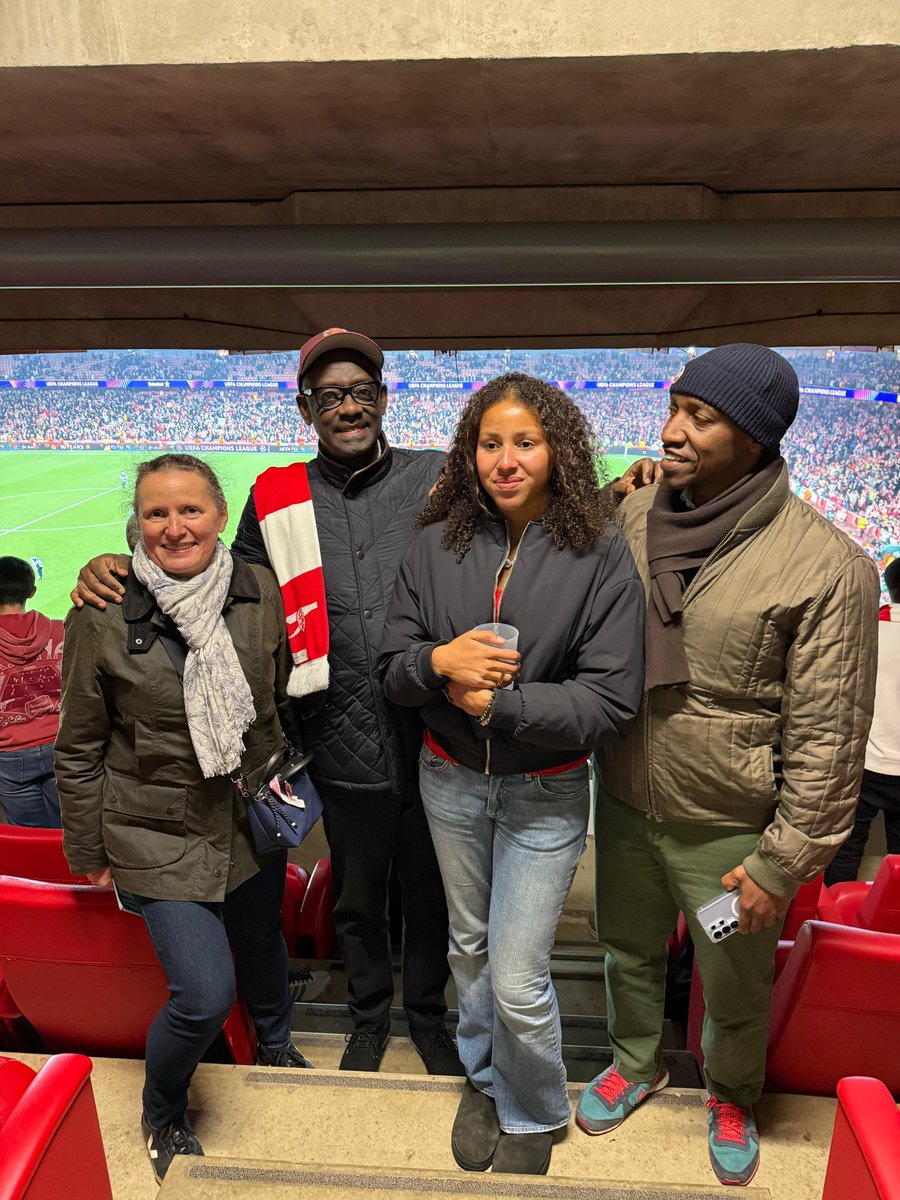 BusingyeJohns's tweet image. A proud #VisitRwanda moment!

@Arsenal overcame @Atleti to seal their place at the Budapest finals. 🏆

Wishing them the very best final step. ⚽